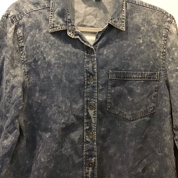 Mudd Acid Wash Button Up Top - Picture 6 of 7